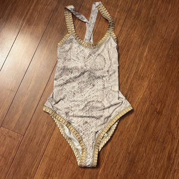Platinum swimwear- Elegant Cream snakeskin pattern  Women's Swimsuit- size small - Picture 3 of 6
